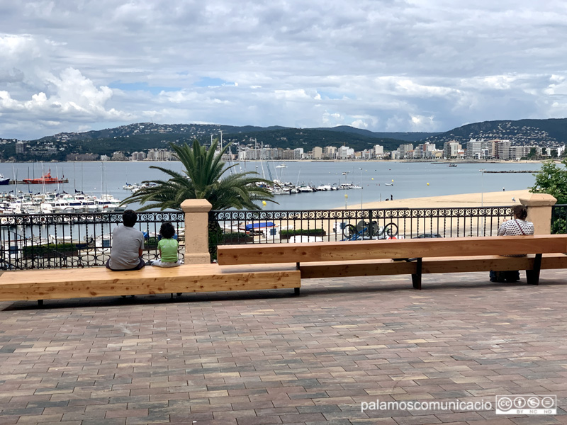 La Plaça Murada de Palamós, aquest matí.