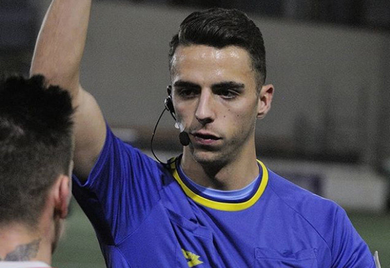 Gerard Brull ja fa dues temporades que és àrbitre de Segona Divisió B.