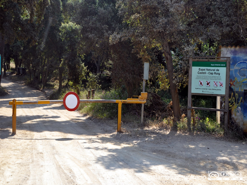 Tancament de l'accés motoritzat a l'espai natural Castell-Cap Roig.
