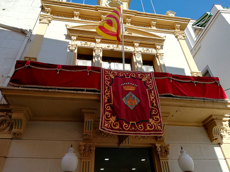 La balconada de l'Ajuntament de Palamós.