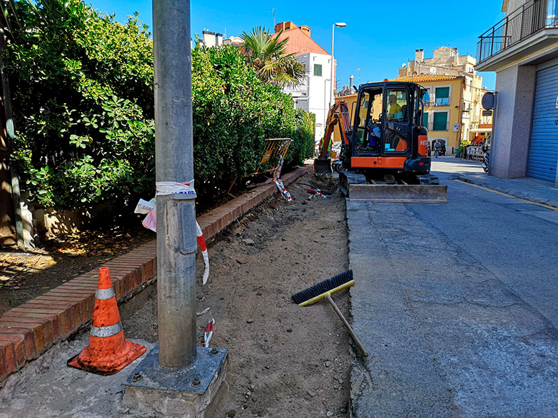 S'enderroca l'antiga vorera i es refà de nou. (Foto: Ajuntament de Palamós).