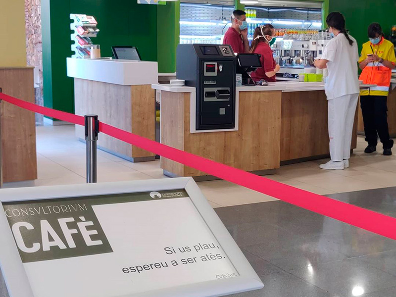 La cafeteria de l'hospital torna a estar oberta al públic. (Foto: SSIBE).