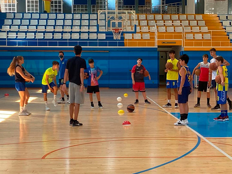 Campus d'estiu del Club Esportiu Palamós, al Pavelló Municipal de Palamós. (Foto: CE Palamós).