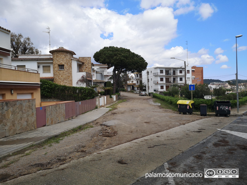 Un dels carrers afectats per aquest projecte urbanístic a La Fosca.
