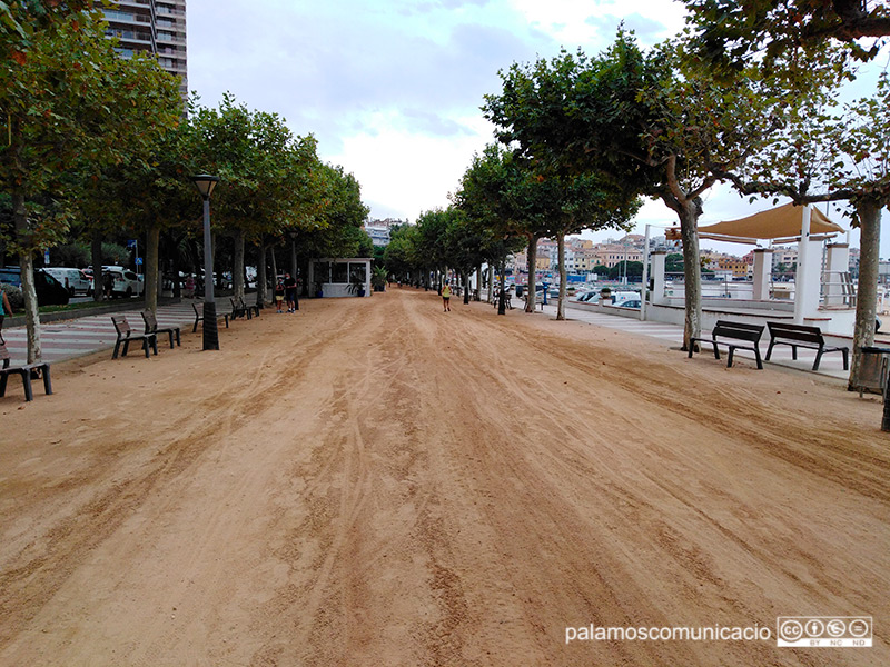 El tram del passeig del Mar de Palamós que s'arranjarà, en una foto d'aquest matí.
