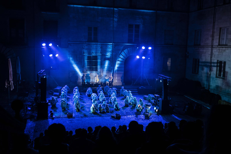 Un moment de la representació de Theresienstadt, ahir a Girona. (Foto: Miquel Millán).