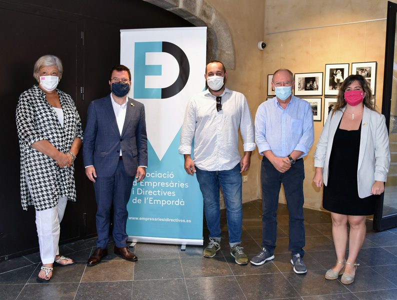 Ahir, el vicepresident de la Generalitat i conseller d'Economia, Pere Aragonès, va ser el darrer ponent d'aquest cicle. (Foto: Ajuntament de Calonge i