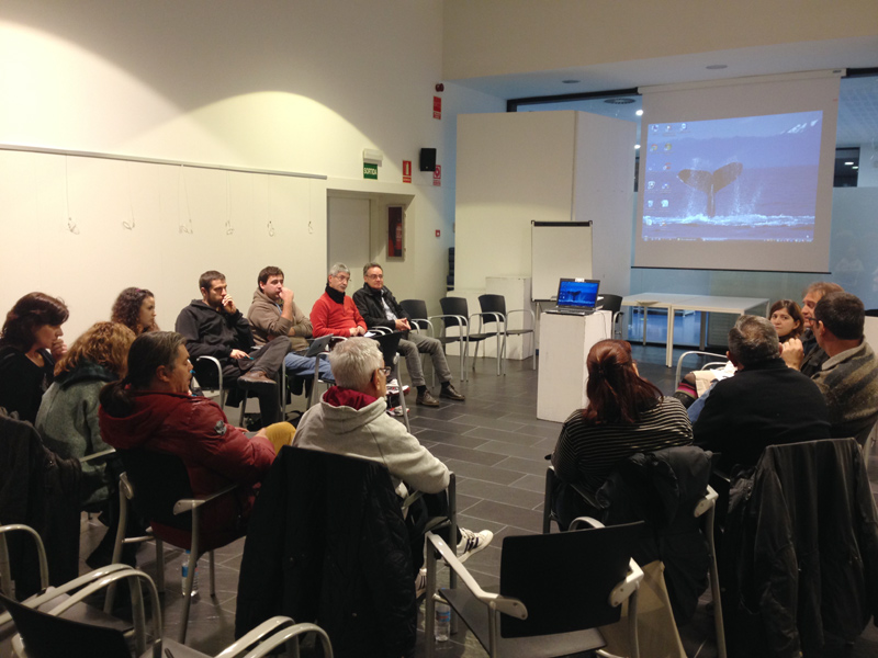 Imatge d'arxiu d'una reunió de representants d'entitats culturals de Palamós.