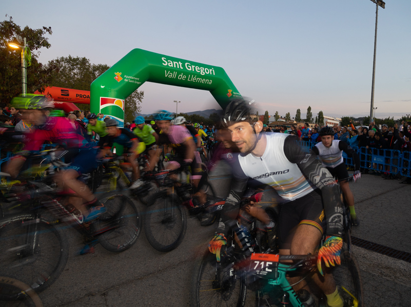 Sortida d'una edició de l'Oncobike. (Foto: David Fajula).