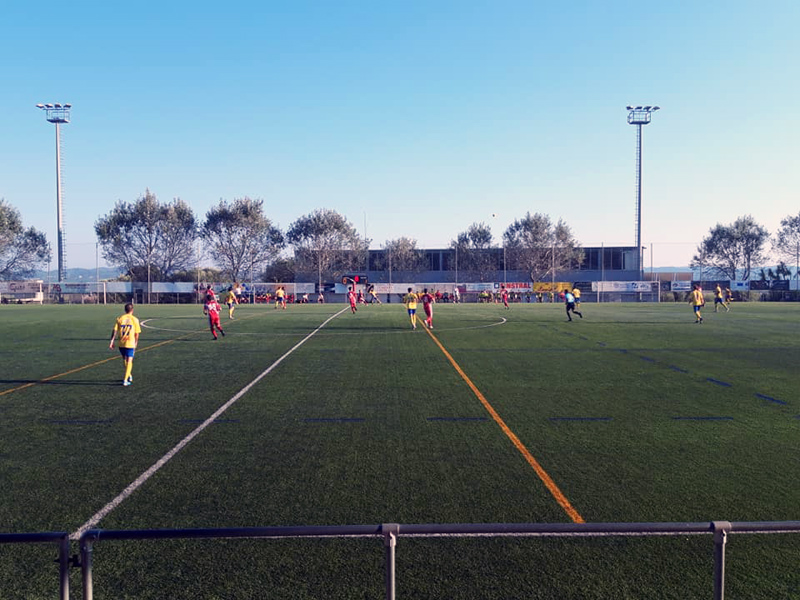 El Palamós va guanyar per 0 a 2 el primer partit de pretemporada a Torroella. (Foto: Palamós CF).