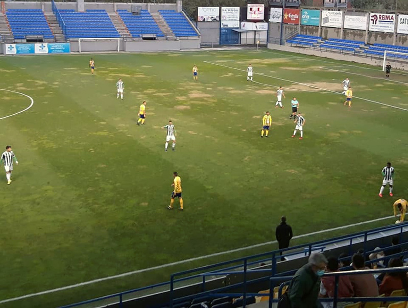 Un instant del Palamós - Peralada d'ahir. (Foto: Palamós CF).