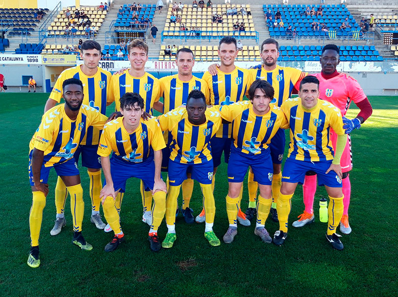 L'onze inicial del Palamós CF que es va enfrontar ahir al Porqueres. (Foto: Palamós CF)