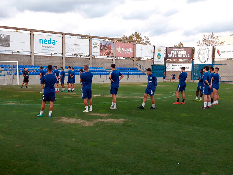 Els jugadors del Palamós en un enrtenament d'aquesta pretemporada. (Foto: Palamós CF).