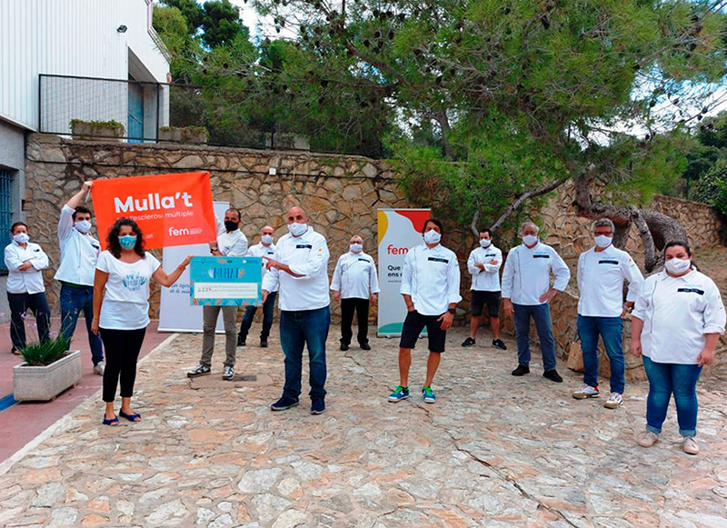 La Cuina de l'Emporanet ha fet una donació de 2.237€ a la Fundació Esclerosi Múltiple.