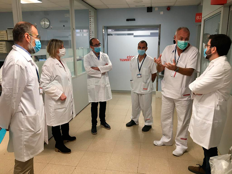 La consellera de Salut, Alba Vergés i el vicepresident del govern, Pere Aragonès, van visitar ahir l'hospital de Palamós.