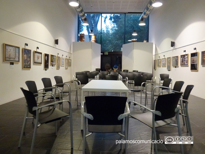 Sala polivalent de la Biblioteca Lluís Barceló i Bou de Palamós.