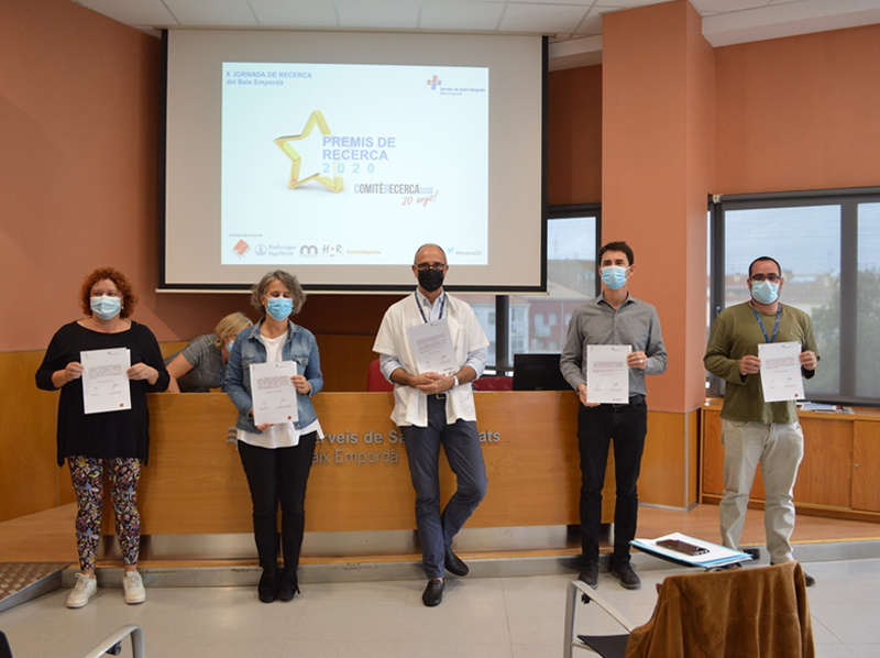 Professionals premiats per recerca científica, al CAP de Palamós. (Foto: SSIBE).