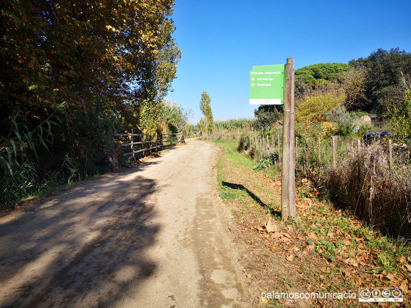 La via verda del Tren Petit uneix els municipis de Palafrugell i Palamós.