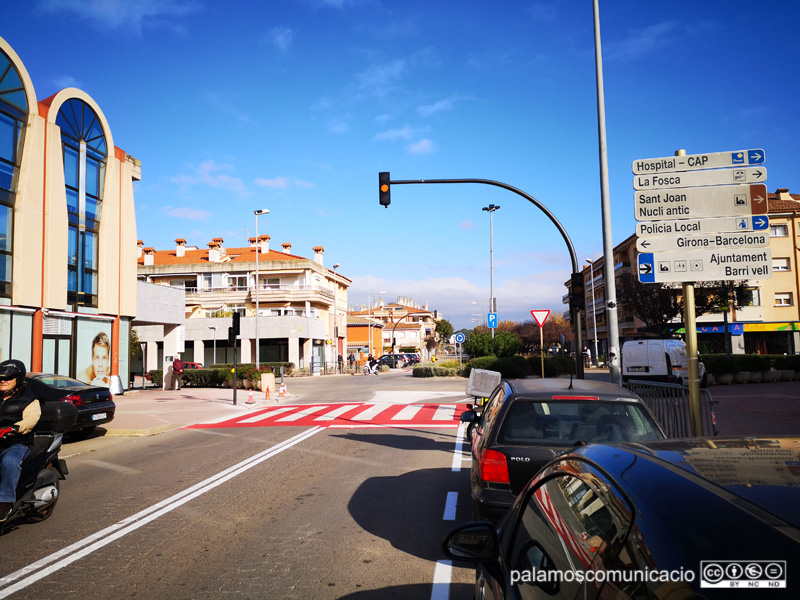 El semàfor està muntat però encara no és operatiu.