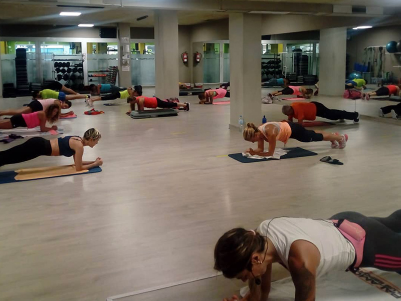 Classe d'un gimnàs palamosí mantenint les distàncies de seguretat. (Foto: Gimnàs Club Esportiu Palamós).