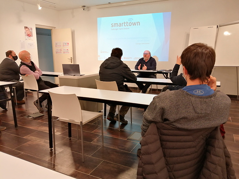 El Palau Firal de Sant Antoni va acollir dimarts la sessió d’inauguració del curs de postgrau Smart Town. (Foto: Ajuntament de Calonge i Sant Antoni).