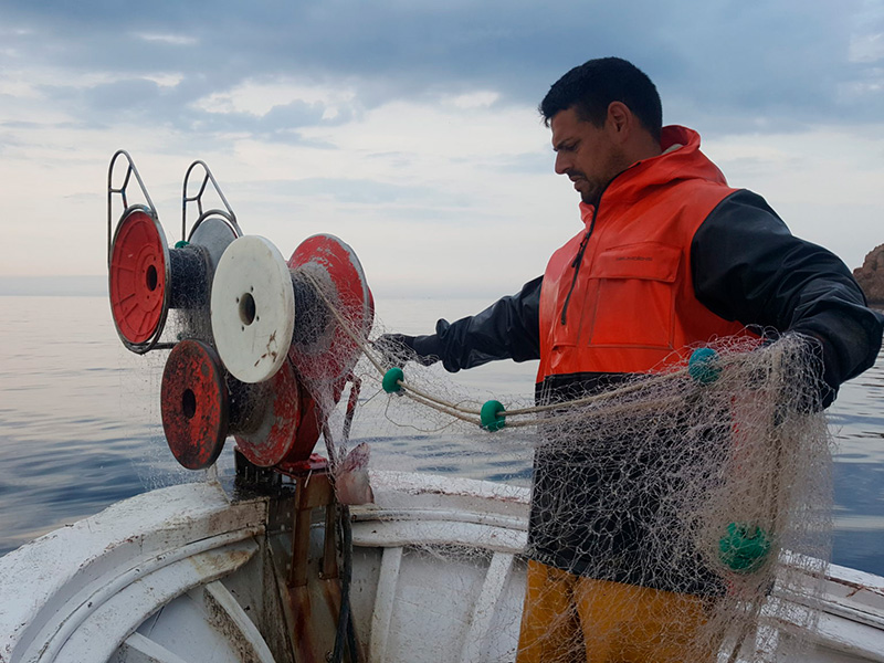 Un pescador de Palamós. (Foto: Confraria de Pescadors de Palamós).