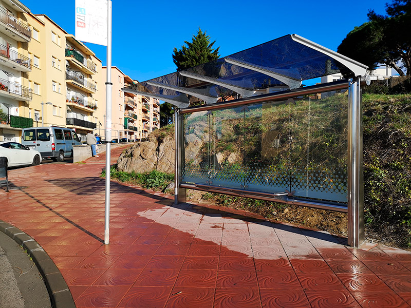 La nova marquesina instal·lada al sector de Mas Guàrdies. (Foto: Ajuntament de Palamós).