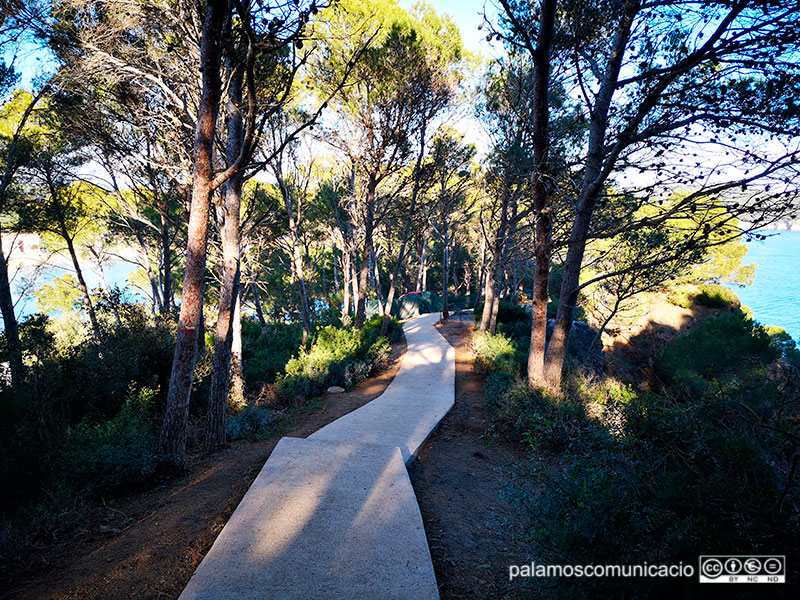 Tram del camí de ronda a Cap Gros.