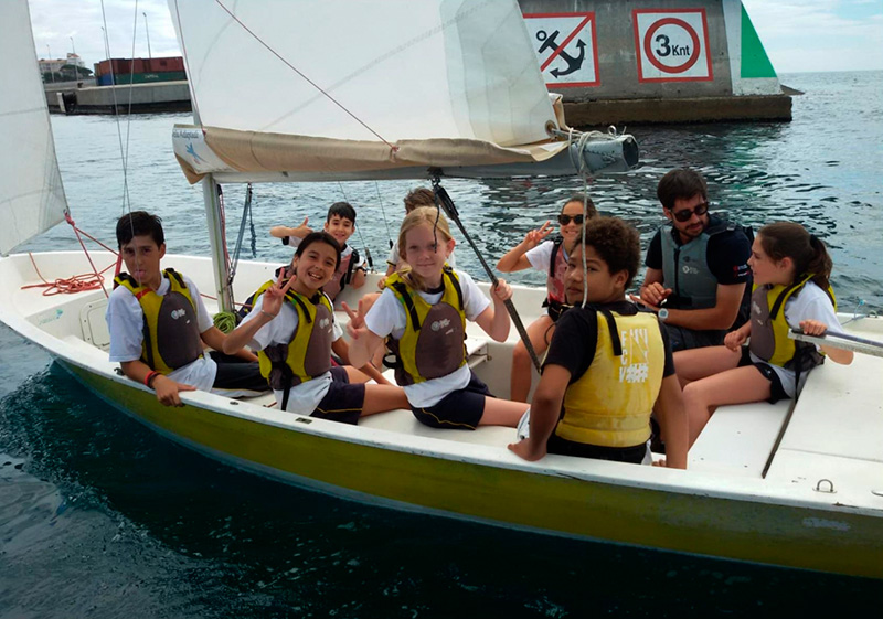 Imatge d'arxiu d'alumnes del Programa Municipal de Vela Escolar. (Foto: Club Nàutic Costa Brava Vela Palamós).