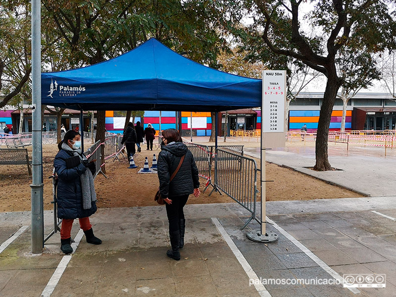 Una de les quatre fileres d'entrada a la Nau.