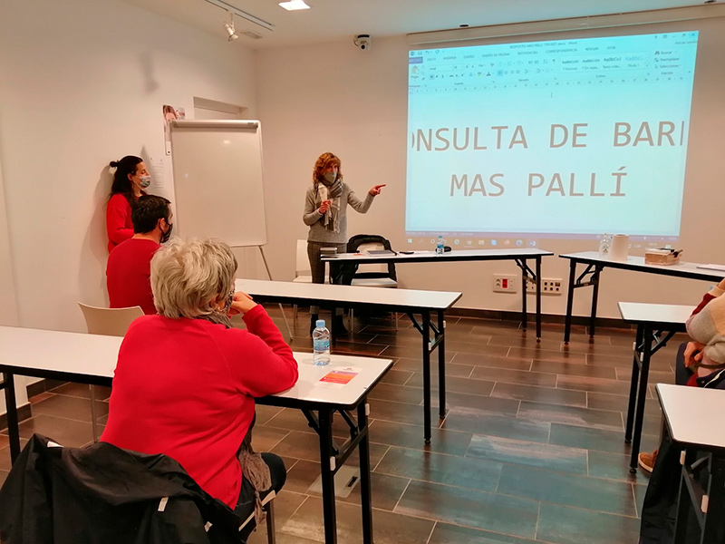Imatge d’una de les sessions de participació de barri. (Foto: Ajuntament de Calonge i Sant Antoni).