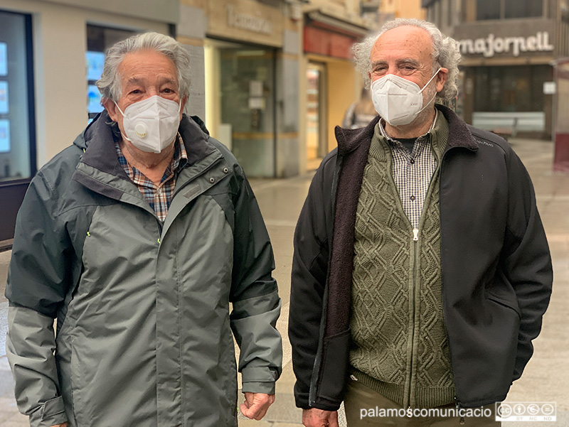 Narcís Caner i Josep Buxeda, regidors de l'Ajuntament de Palamós el 23 de febrer de 1981.