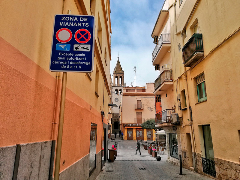 L'accés a la Plaça de la Vila pel carrer Molins. (Foto: Ajuntament de Palamós).