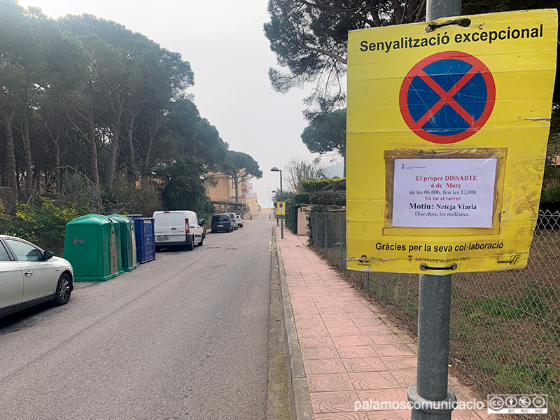 Senyalització informant del 'Fem dissabte' al sector de La Fosca.