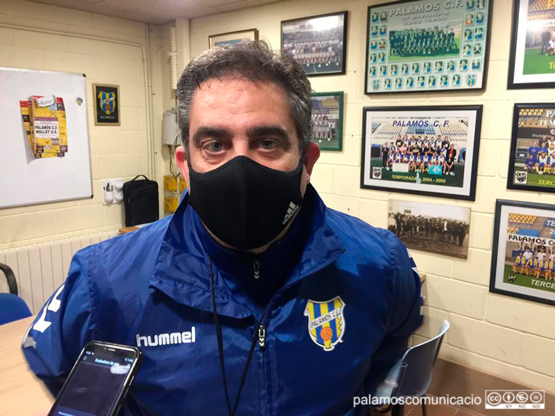 Eduardo Vílchez, ahir a les oficines del club abans d'entrenar amb l'equip per primera vegada.