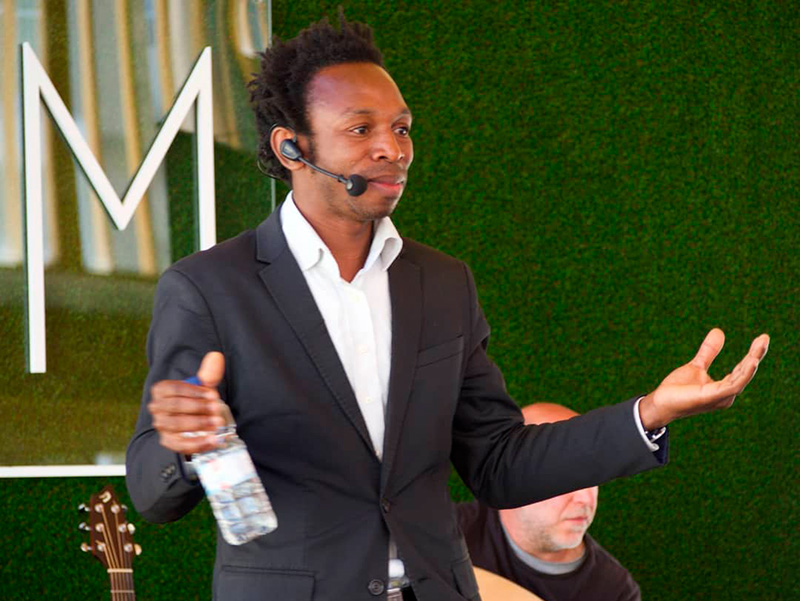 Ousman Umar, avui a les segones Jornades d'Educació i Família 2021. (Foto: instagram.com/ousmanumar).