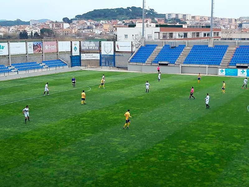 Imatge del partit del Palamós la passada setmana davant l'Escala. (Foto: Palamós CF).
