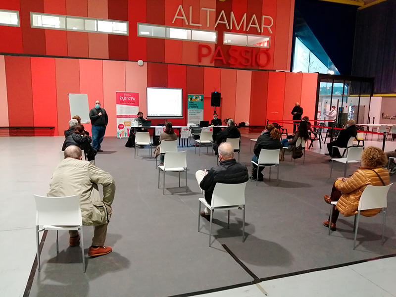 Imatge d'una sessió de participació ciutadana del Pla Local d’Habitatge de Calonge i Sant Antoni. (Foto: Ajuntament de Calonge i Sant Antoni).