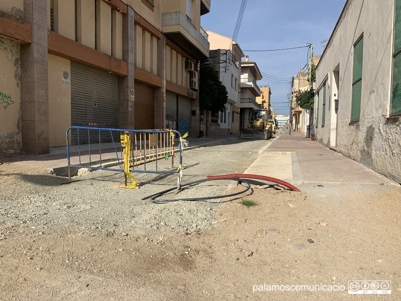 Estat de les obres al carrer de Santa Bàrbara, aquest matí.