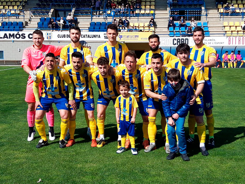 Onze inicial del Palamós CF en el darrer partit jugat a casa davant la UE Vic. (Foto: Palamós CF).