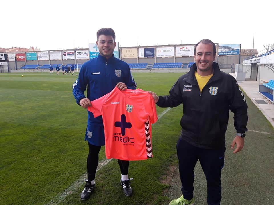 Guillem Costa, amb el director esportiu del Palamós, Josep Rochés.  (Foto: Palamós CF).