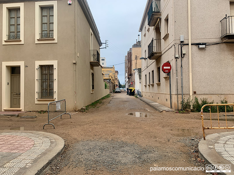 Estat de les obres de l'Eixample, a la cruïlla dels carrers de la Mercè i Santa Marta, aquest matí.