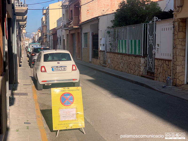 Senyalització al carrer de Josep Fàbrega i Pou amb motiu del 
