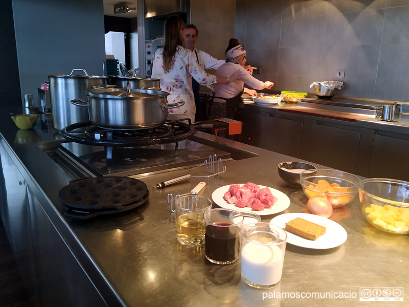 Sessió de Cuines del Món a l'Espai del Peix.