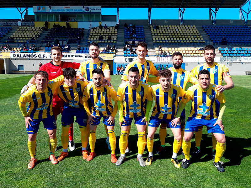 Onze inicial del Palamós CF en el partit de la primera volta davant el Vic Riuprimer (Foto: Palamós CF).