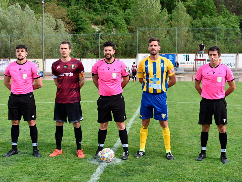 El Palamós va sumar un punt dissabte en la seva visita al camp del Vic Riuprimer. (Foto: Sergi Cortés).
