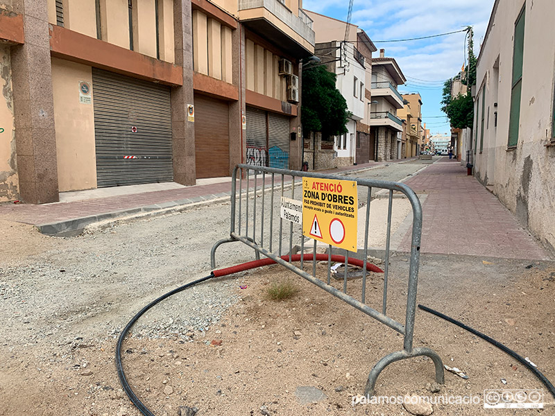 Estat de les obres al carrer de Santa Bàrbara, aquest matí.