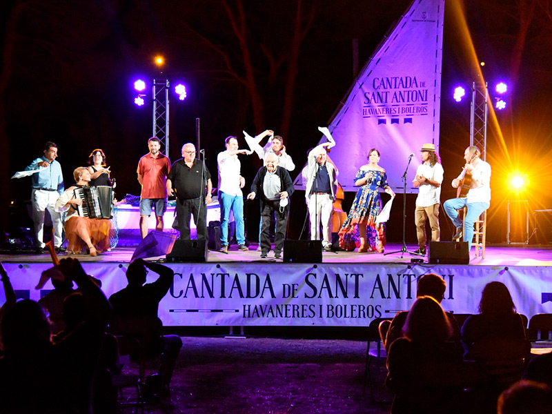 Imatge de de la Cantada d’Havaneres i Boleros de Sant Antoni de l'any passat. (Foto: Ajuntament de Calonge i Sant Antoni).