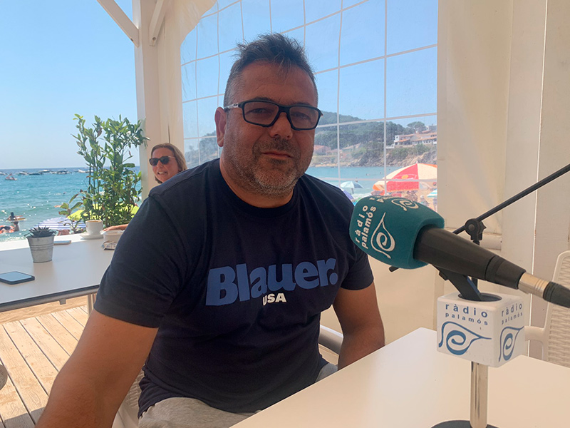 L'entrenador del Palamós Club de Futbol, Mario Fernández.