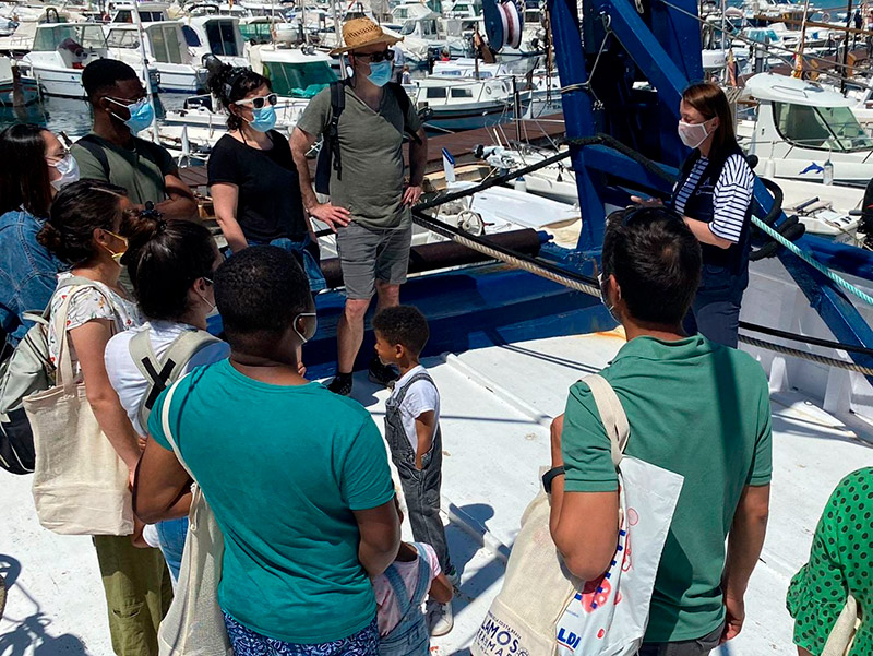 Imatge d'arxiu d'una visita guiada a 